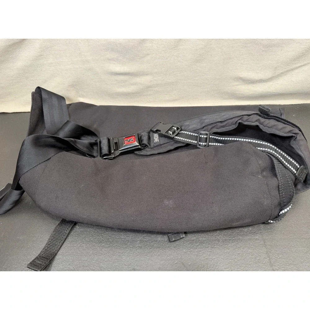 Chrome Industries Citizen 24L Messenger Bag USA Made 2010 Black Silver Vintage